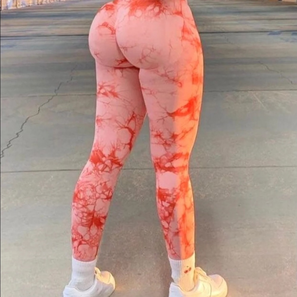 Tie dye leggings, size small, dupes of pchee bum leggings